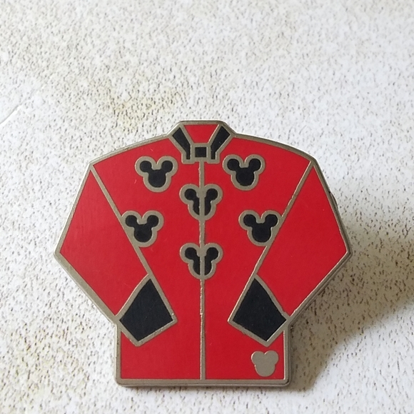 Jewelry - Hidden Mickey Disney pin